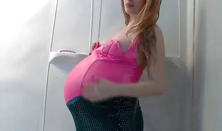 الفرخ يعرف كيف يرضي افلام جنس روسي زوجها
